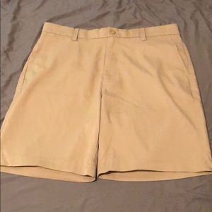 Men’s golf shorts